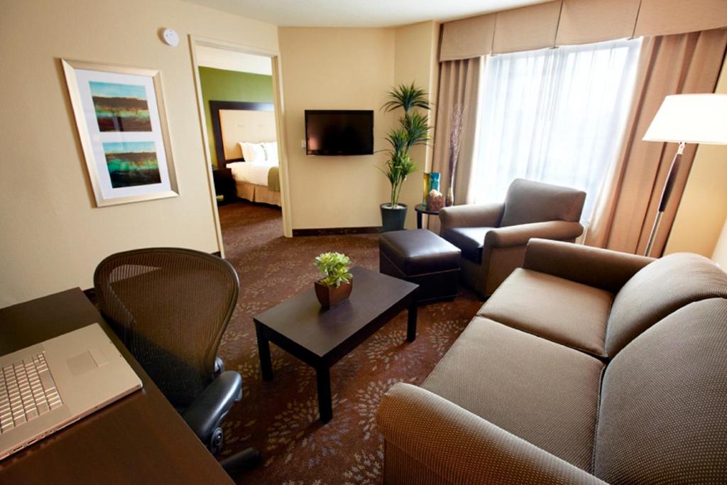 Room image 1
